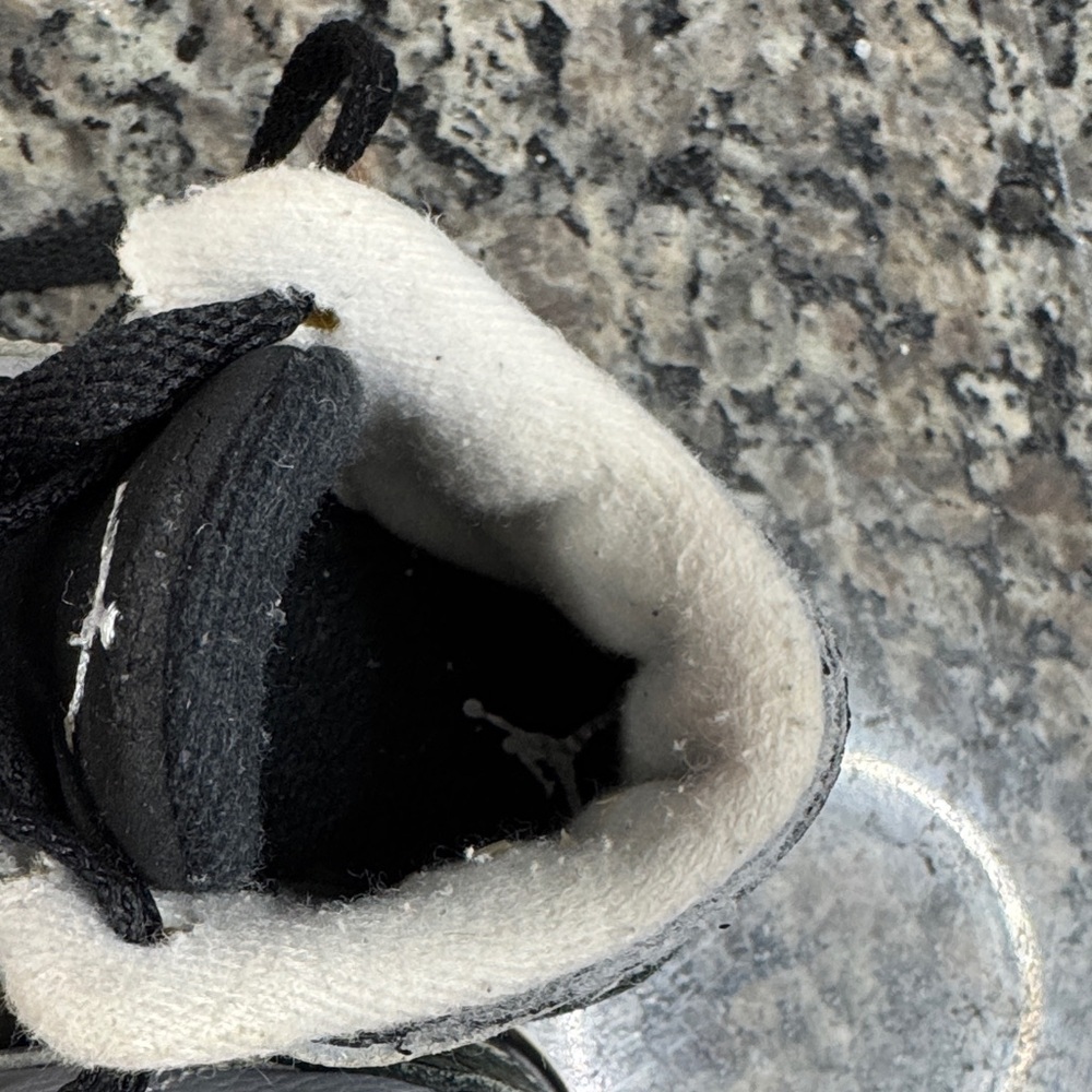 Jordan toddler Gray and Black Sneakers EUC 4 - Picture 10 of 10